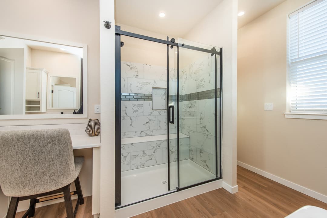 The homestead  bathroom home features