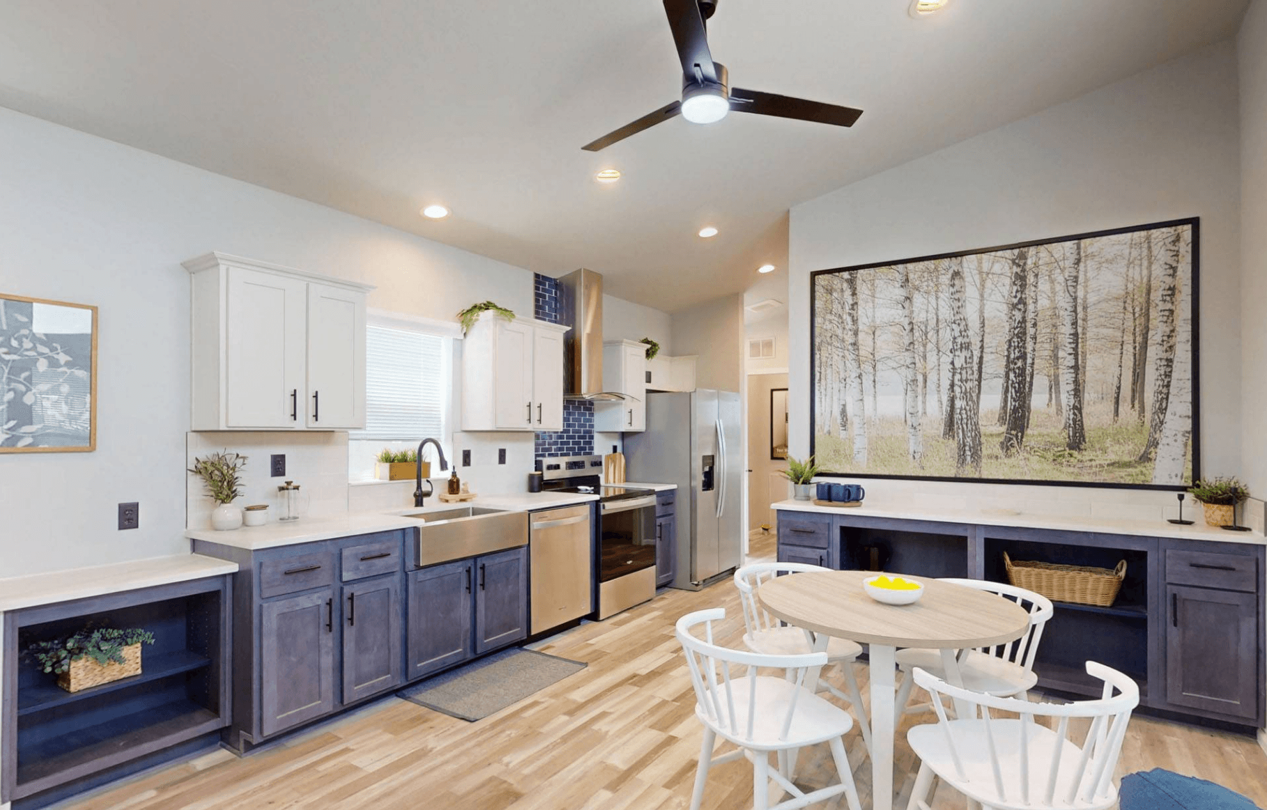 Avanti w/ in-law suite  home features