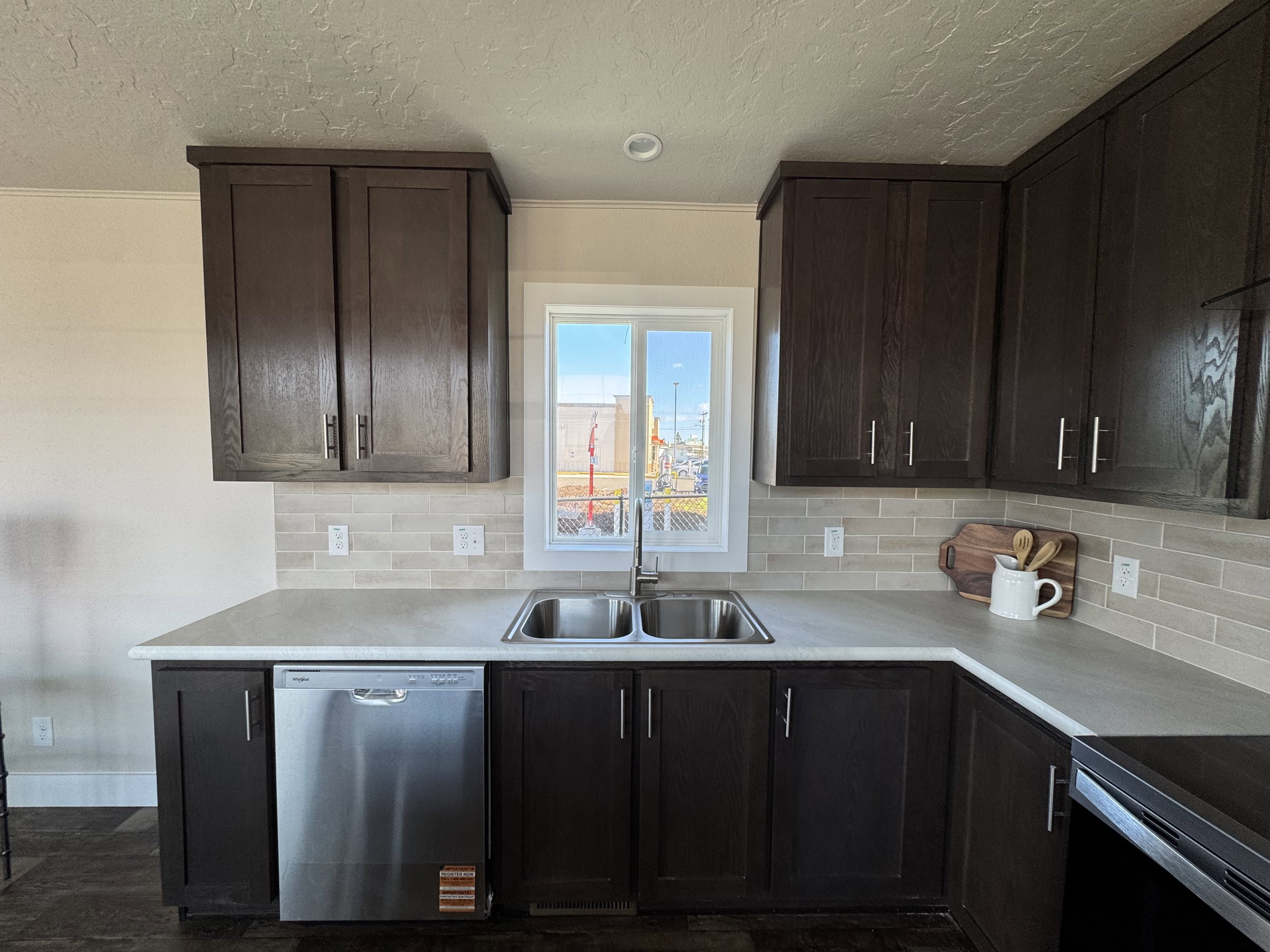 The evergreen kitchen home features