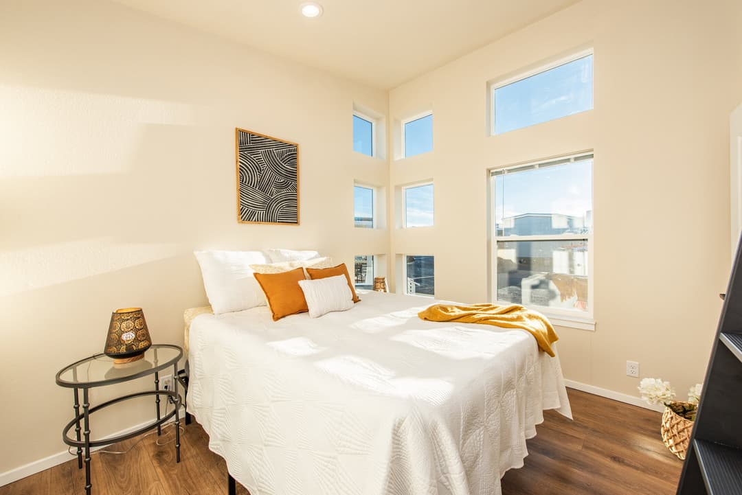 The dungeness bedroom home features