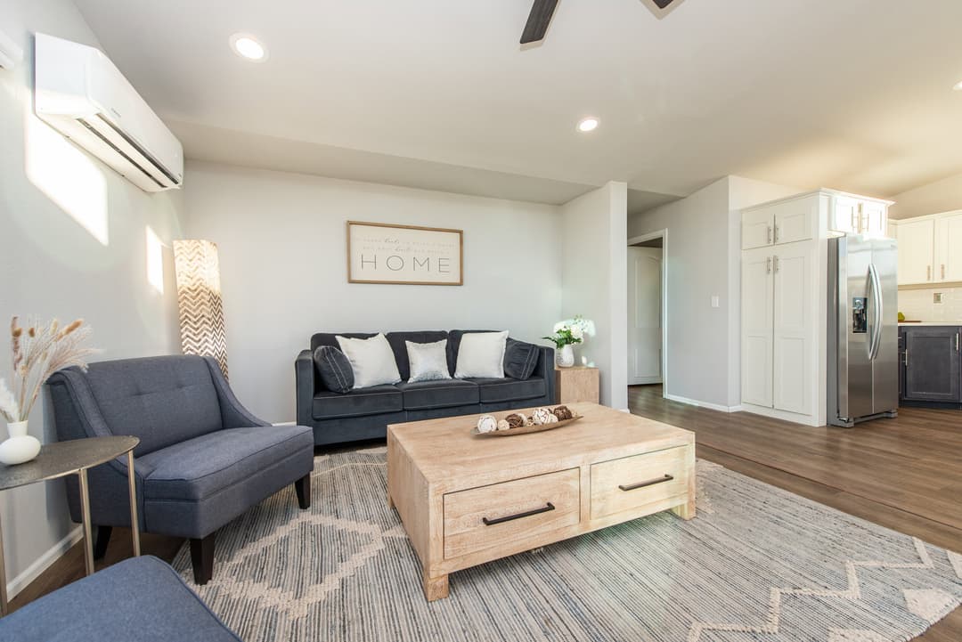 The pacific 972 interior home features
