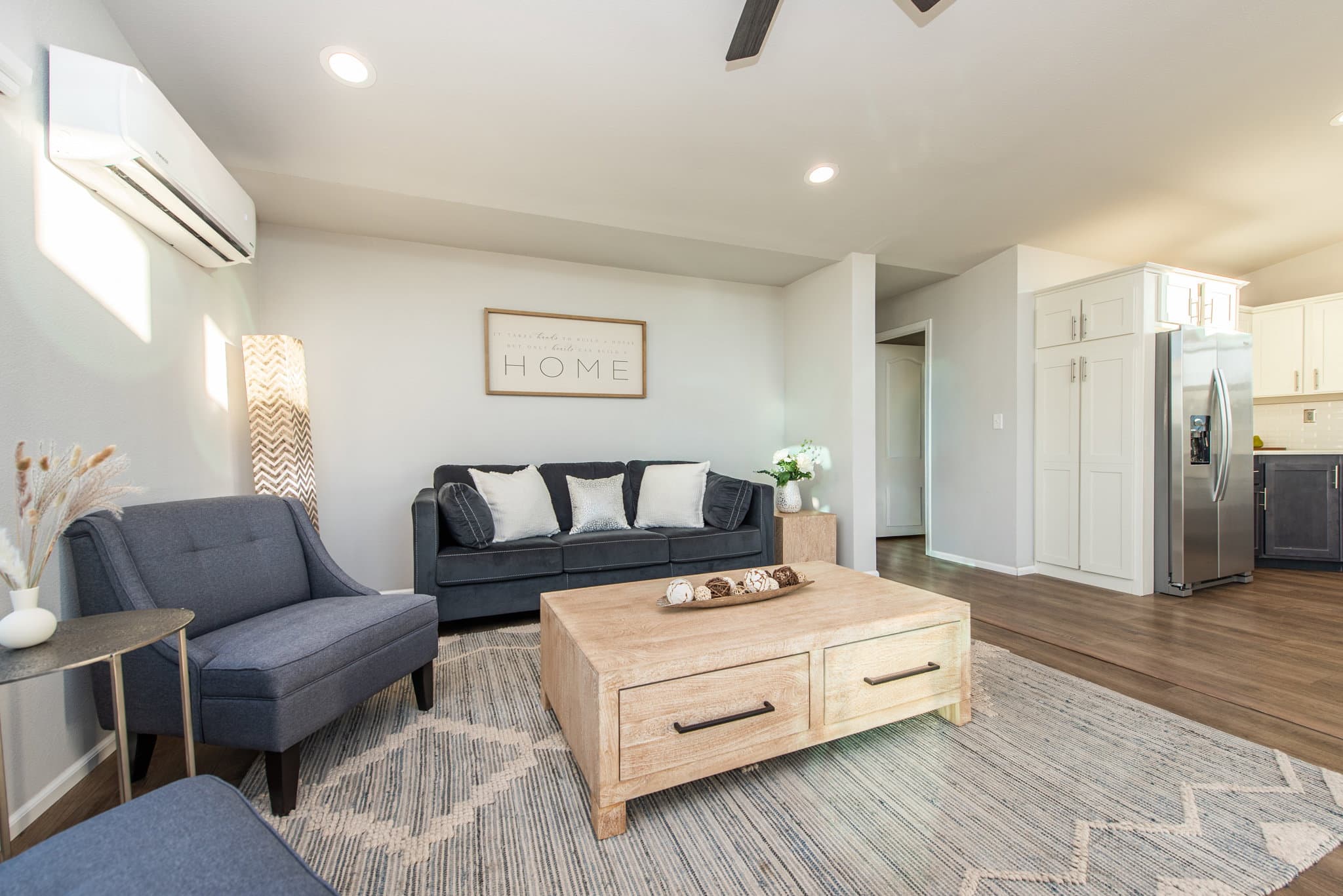 The pacific 972 interior home features