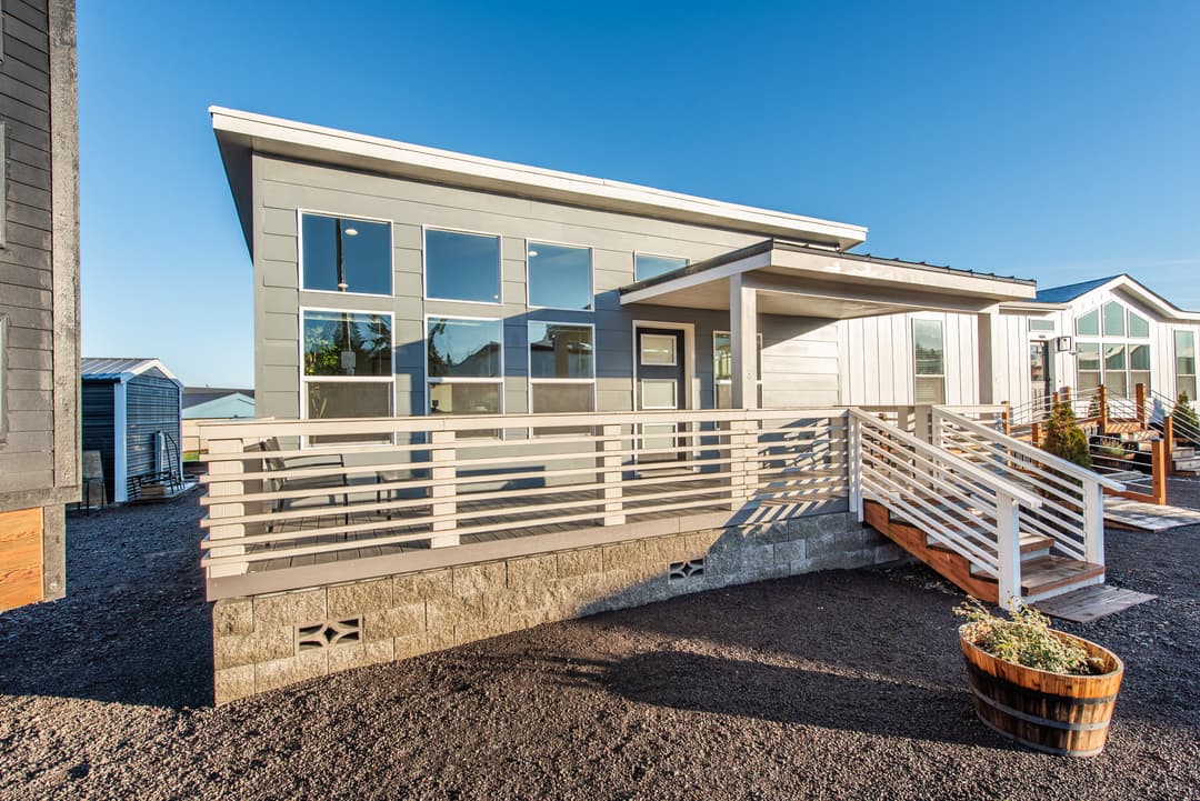 The pacific 972 exterior home features