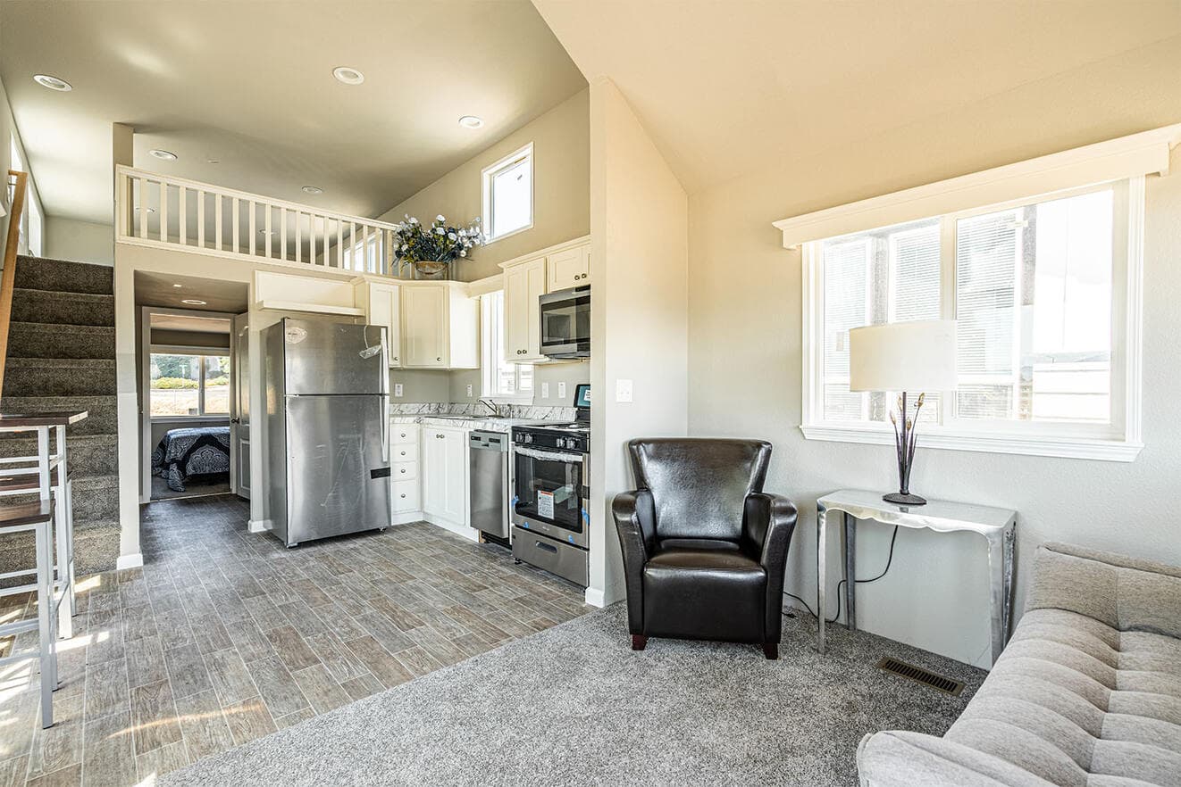 Cascadia value 12351l interior home features