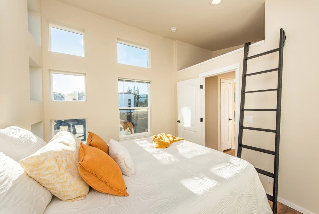 The dungeness bedroom home features