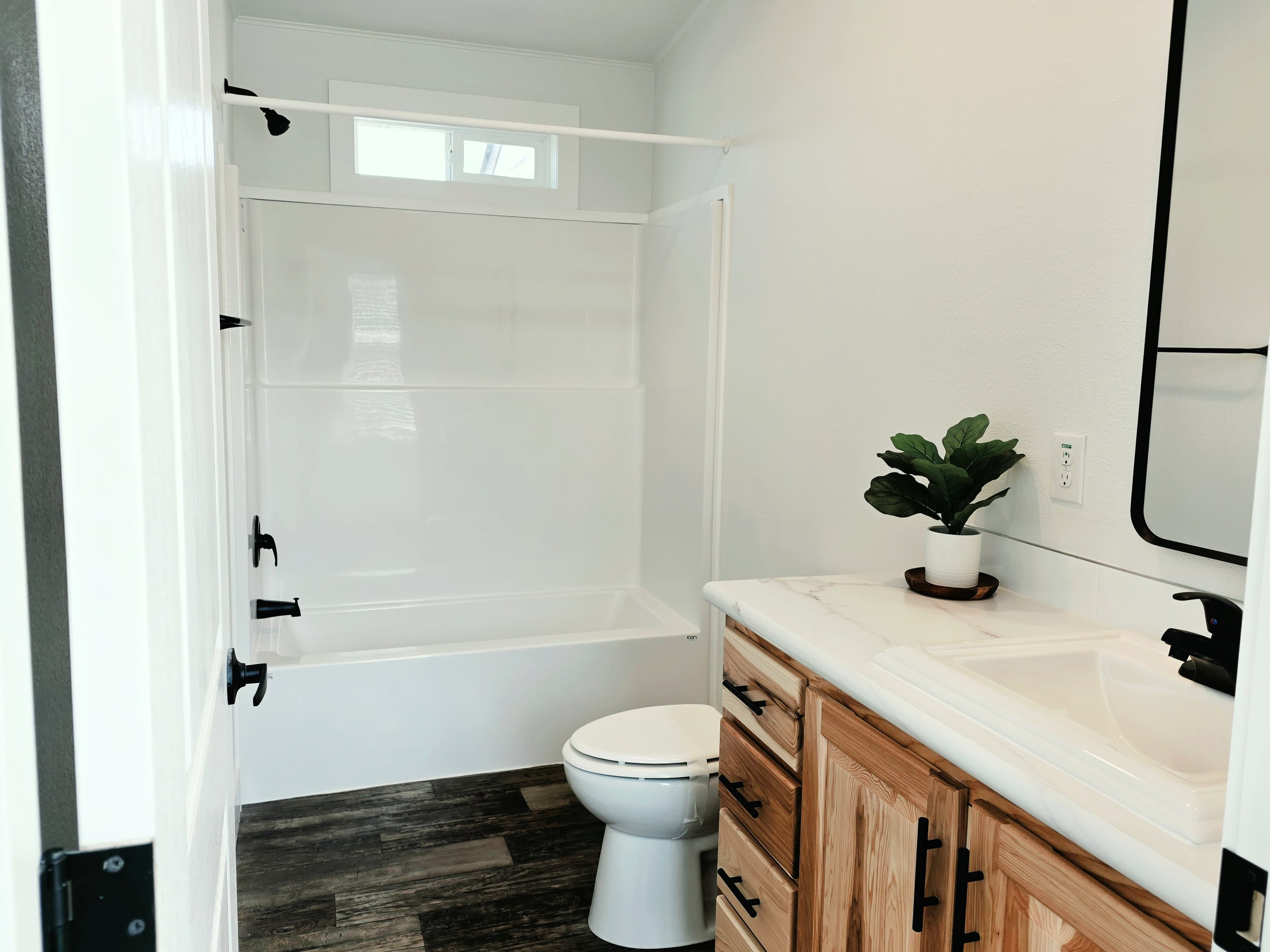 The coho  home features