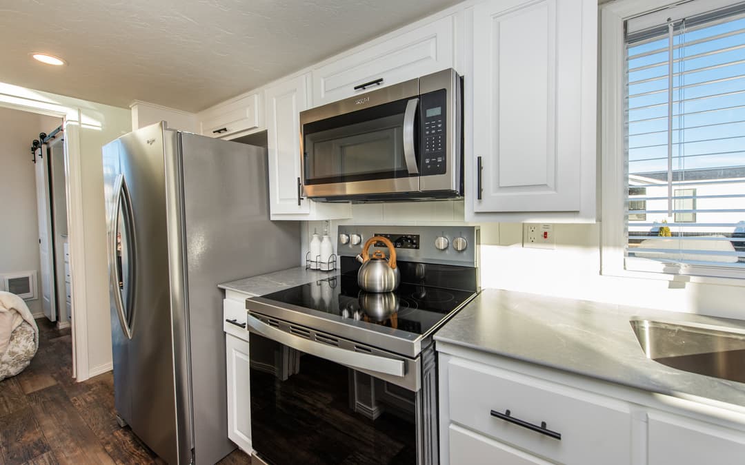 The alpine kitchen home features