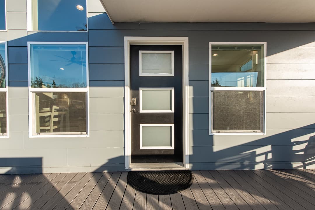 The pacific 972 exterior home features