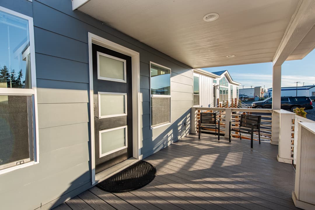 The pacific 972 exterior home features