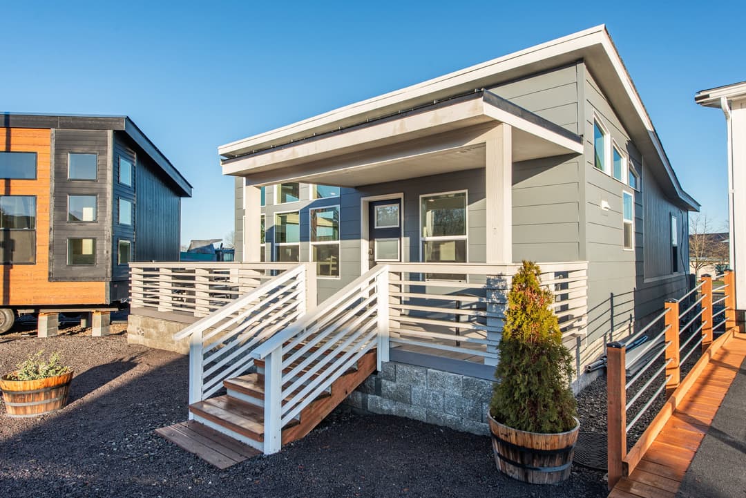 The pacific 972 exterior home features