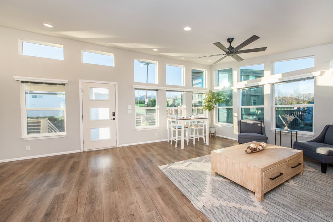 The pacific 972 interior home features