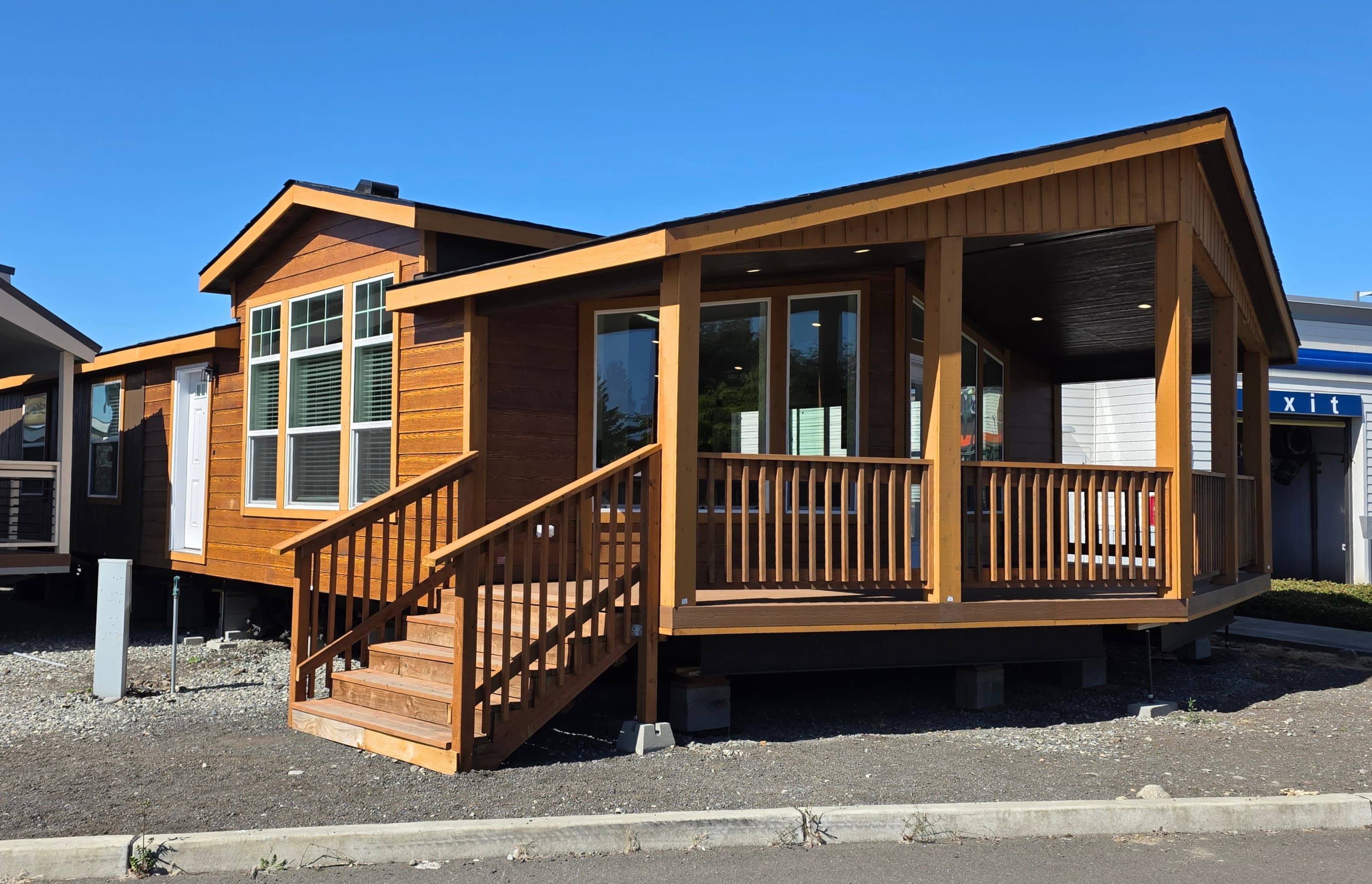 The timberline hero home features
