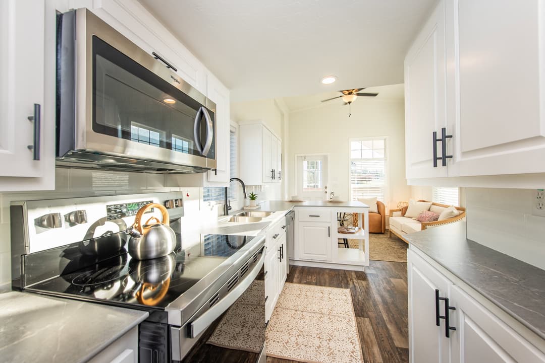 The alpine kitchen home features