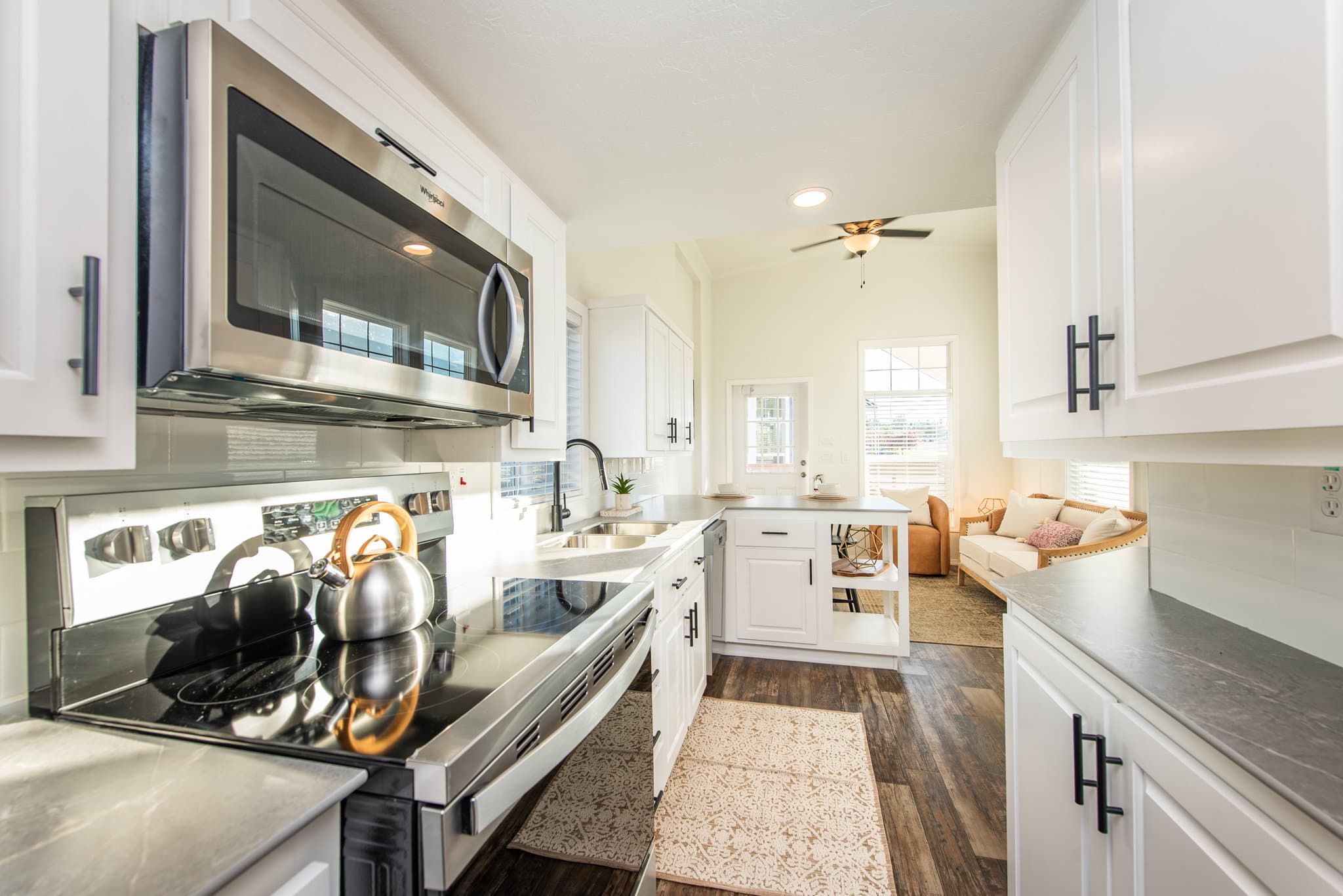 The alpine kitchen home features