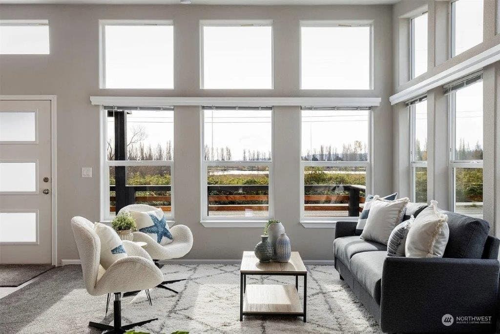 400 interior home features