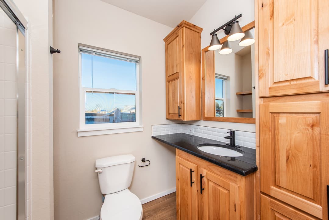 The dungeness bathroom home features