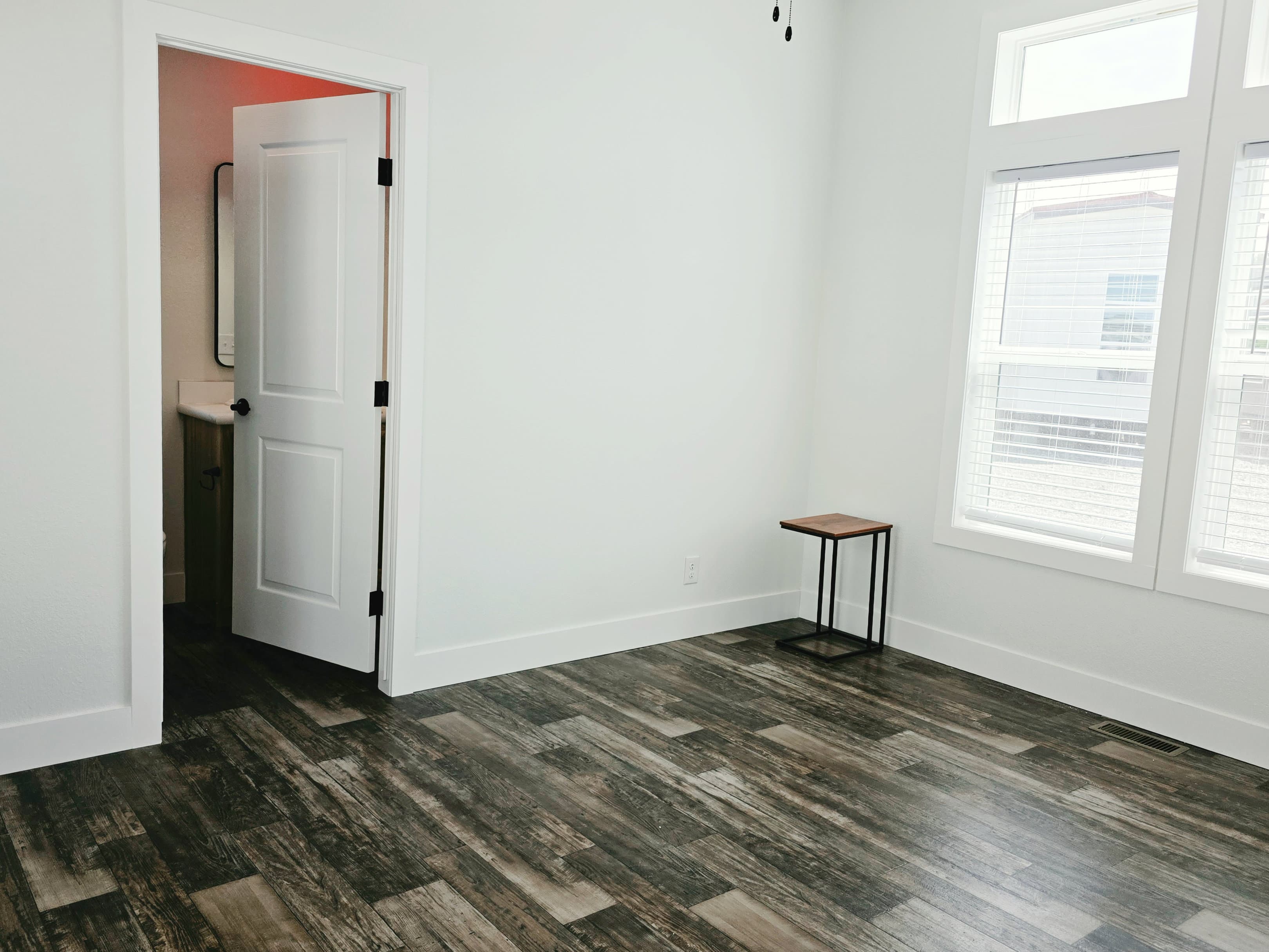 The coho  home features