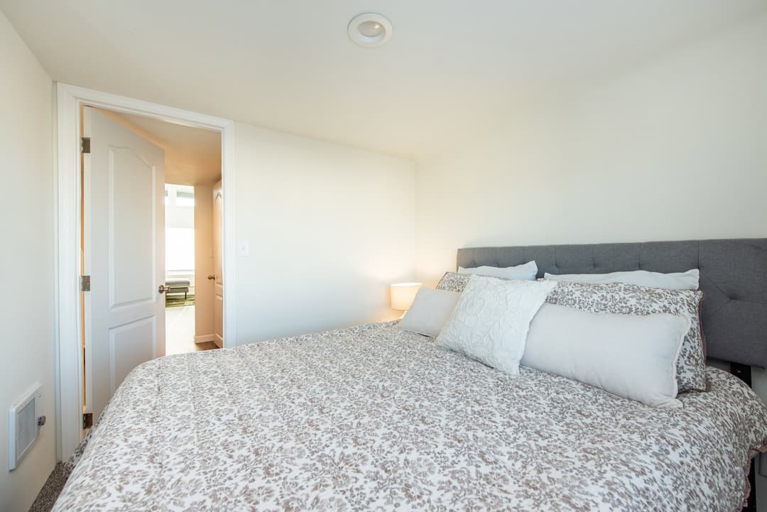The townsend bedroom home features