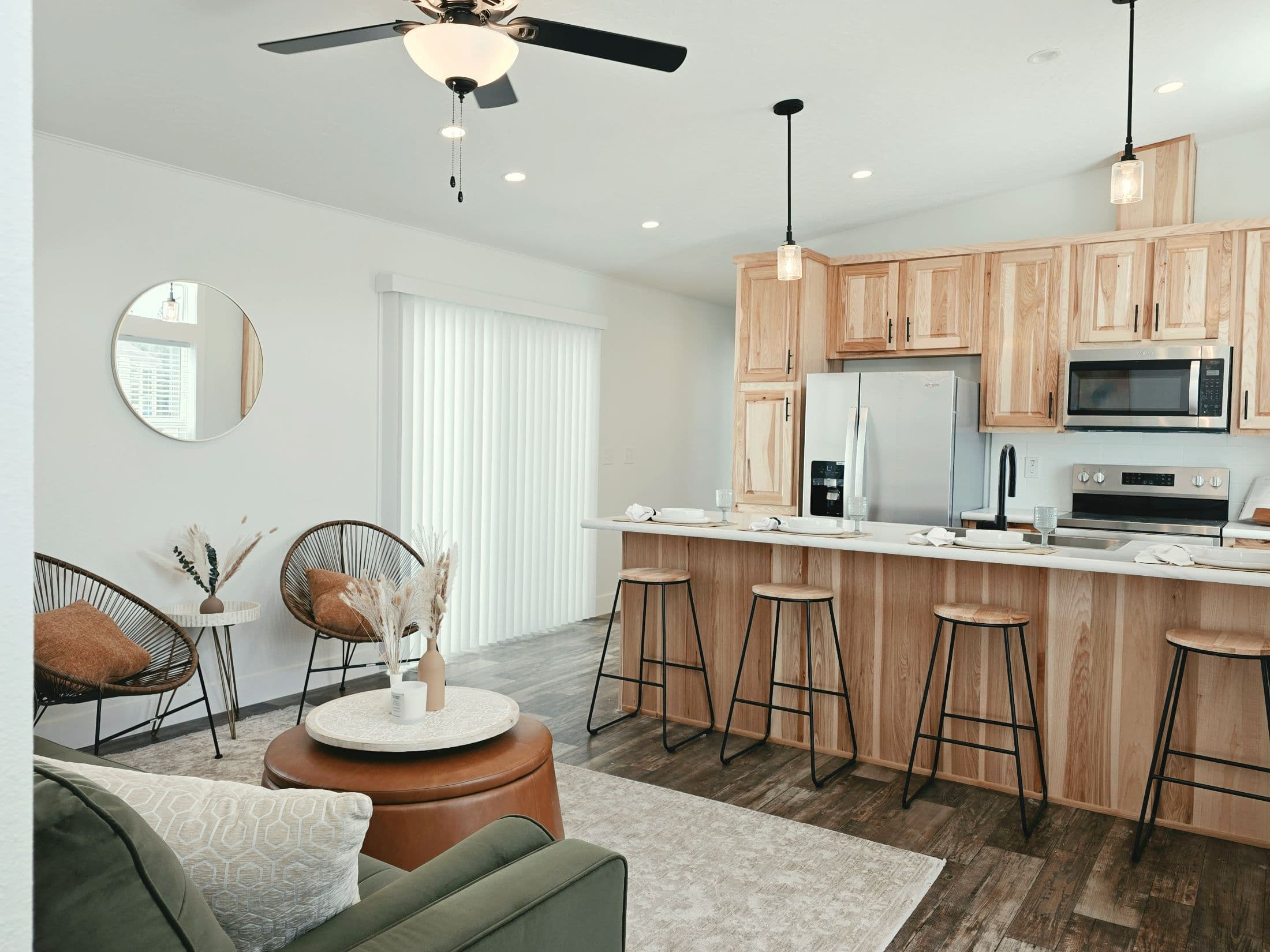 The coho  home features