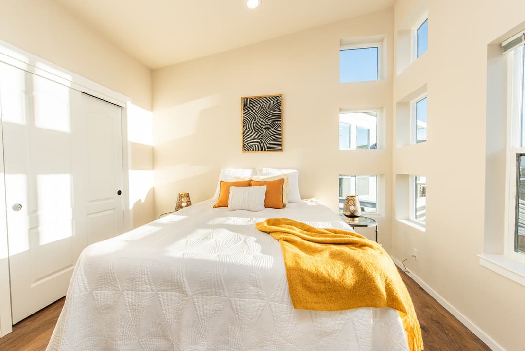The dungeness bedroom home features