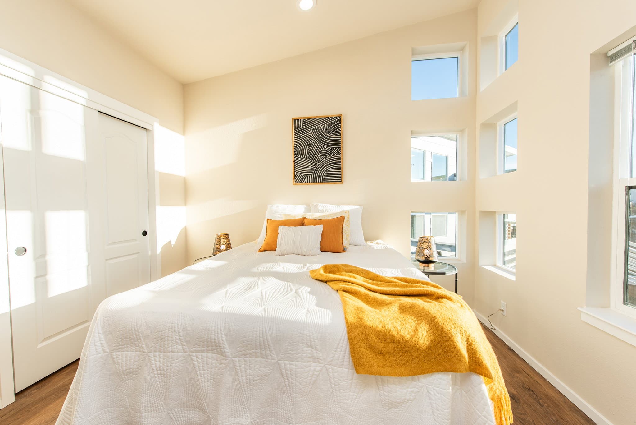 The dungeness bedroom home features