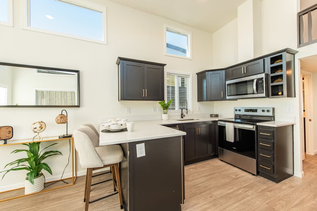 The townsend interior and kitchen home features