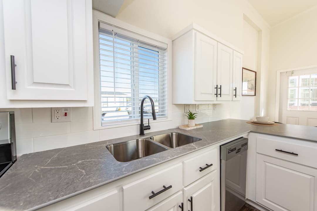 The alpine kitchen home features
