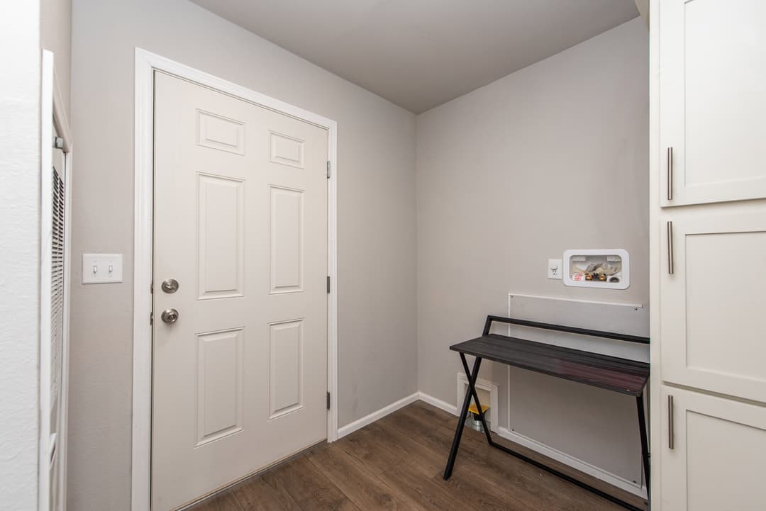 The pacific 972 interior home features